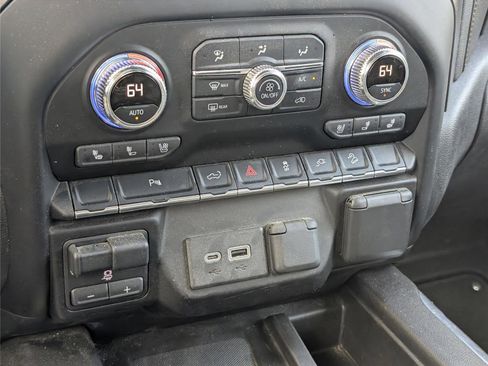 Used 2022 GMC Sierra 2500 AT4 w/ AT4 Preferred Package image 21