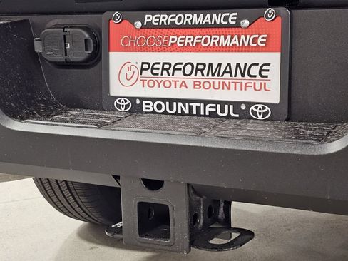 Used 2025 Toyota Tacoma SR5 AWD/4WD image 25