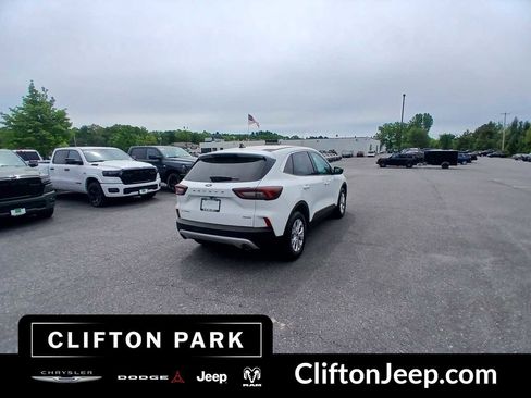 Used 2024 Ford Escape Active AWD/4WD image 4