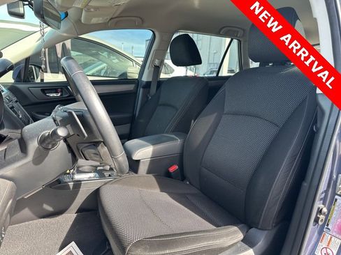 Used 2017 Subaru Outback 2.5i Premium image 4