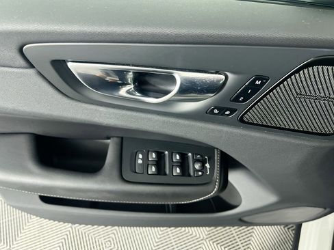 Used 2023 Volvo XC60 B5 Ultimate w/ Protection Package Premier FWD image 14