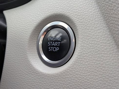 Used 2022 Toyota Corolla LE w/ LE Convenience Package FWD image 24