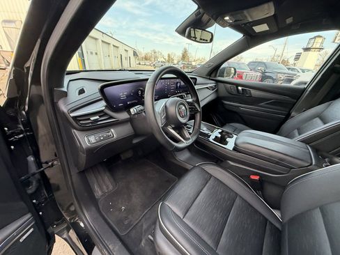 Used 2025 Buick Enclave Sport Touring image 11