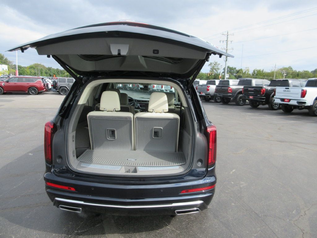 Certified 2021 Cadillac XT6 Premium Luxury FWD image 8