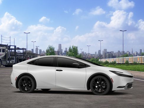 New 2027 Toyota Prius FWD image 15