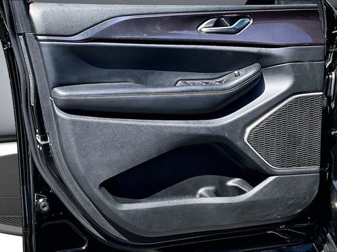 Used 2022 Jeep Grand Cherokee Laredo w/ Luxury Tech Group I image 20