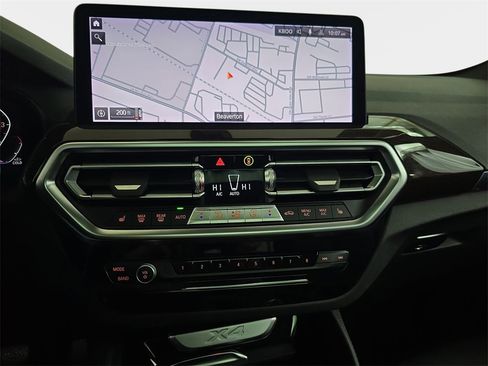 Used 2024 BMW X4 xDrive30i w/ Parking Assistance Package image 23