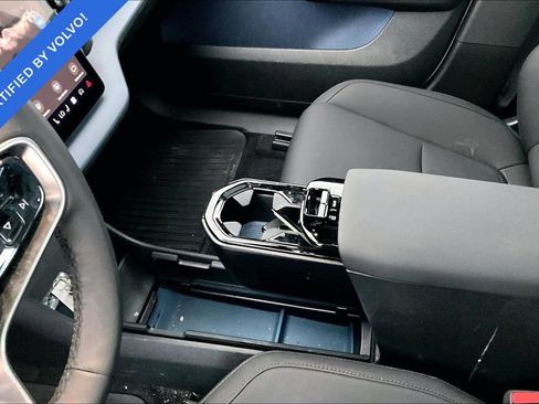 Certified 2025 Volvo EX30 Plus w/ Protection Package Premier AWD/4WD image 16