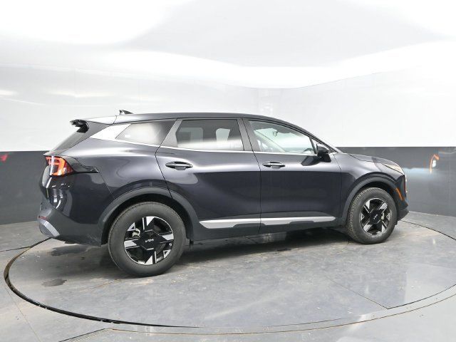 Used 2026 Kia Sportage LX AWD/4WD image 2