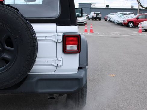 Used 2024 Jeep Wrangler Sport image 40