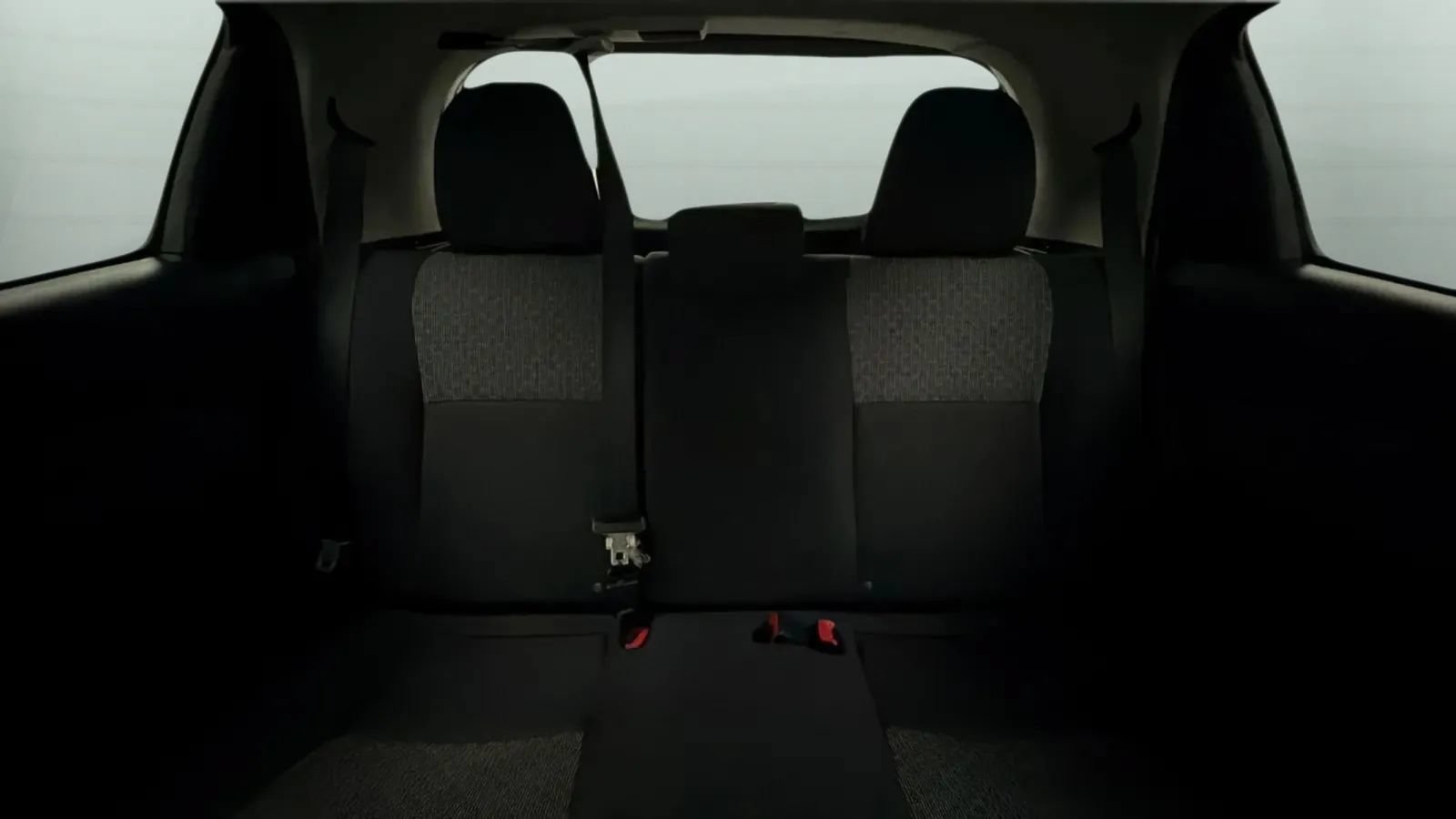 Used 2017 Toyota Yaris L w/ Carpet Mat Package FWD image 18