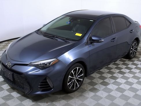 Used 2019 Toyota Corolla SE image 3