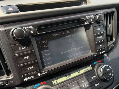 Used 2016 Toyota RAV4 XLE FWD image 16
