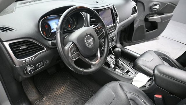 Used 2020 Jeep Cherokee Limited FWD image 28