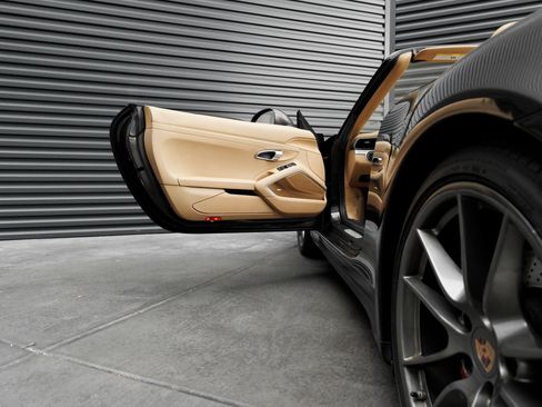 Certified 2013 Porsche 911 Carrera 4S image 15