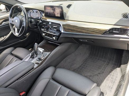 Used 2019 BMW 530e w/ Convenience Package RWD image 23