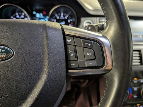 Used 2018 Land Rover Discovery Sport HSE AWD/4WD image 27