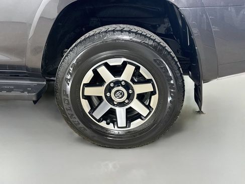 Certified 2023 Toyota 4Runner TRD Off-Road Premium w/ Moonroof Package AWD/4WD image 30
