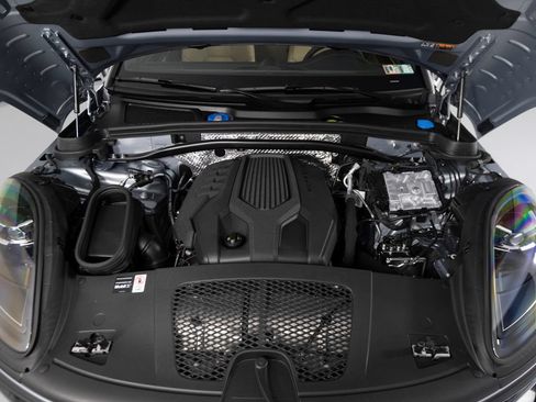 New 2026 Porsche Macan AWD/4WD image 37