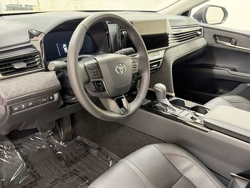 Used 2026 Toyota Camry XLE AWD/4WD image 12