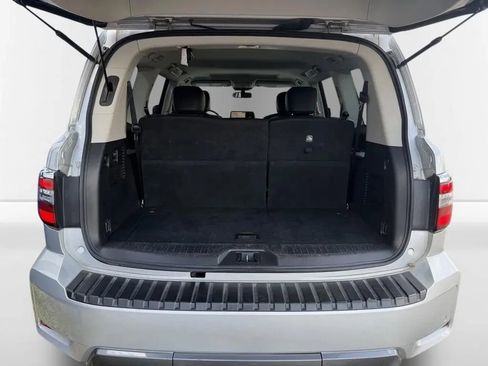 Used 2023 Nissan Armada SL w/ Captain's Chairs Package image 33