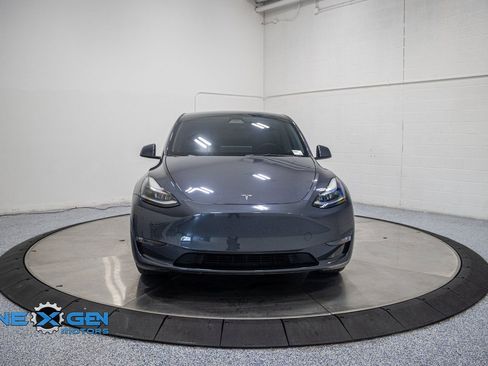 Used 2023 Tesla Model Y Performance image 2