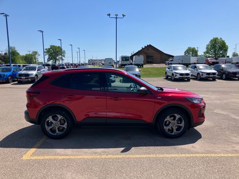 Used 2025 Ford Escape ST-Line w/ Tech Pack #1 AWD/4WD image 5