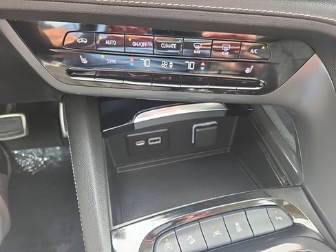 Used 2023 Buick Envision Essence w/ Sport Touring Package AWD/4WD image 24