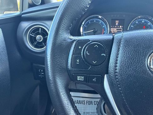 Used 2018 Toyota Corolla SE FWD image 26