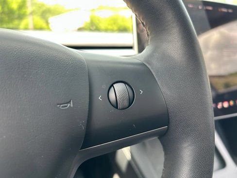 Used 2023 Tesla Model Y Long Range AWD/4WD image 25