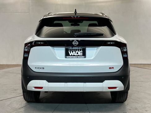 New 2026 Nissan Kicks SR FWD image 4