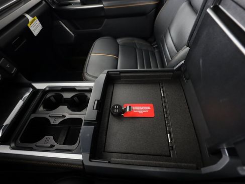 Used 2024 Ford F450 Platinum w/ FX4 Off-Road Package image 43