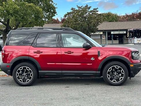 Used 2025 Ford Bronco Sport Outer Banks image 7