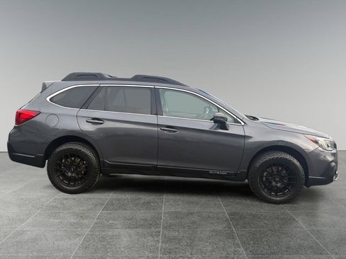 Used 2018 Subaru Outback 2.5i Premium AWD/4WD image 3