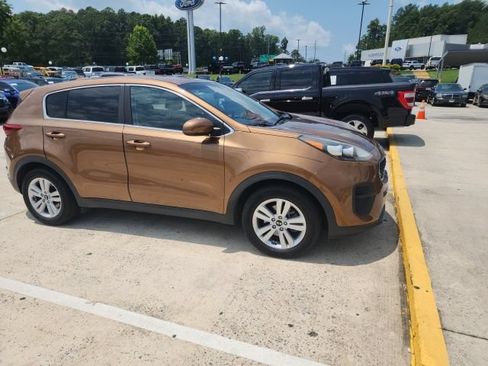 Used 2019 Kia Sportage LX FWD image 19