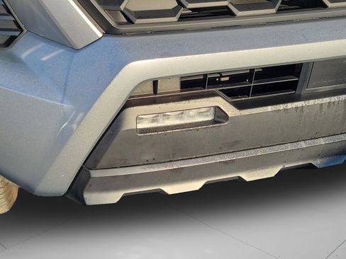 Used 2024 Toyota Tacoma TRD Off-Road image 9