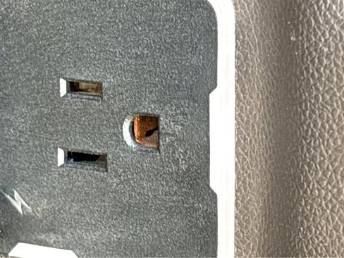 Used 2021 GMC Yukon XL SLT w/ SLT Premium Package image 25