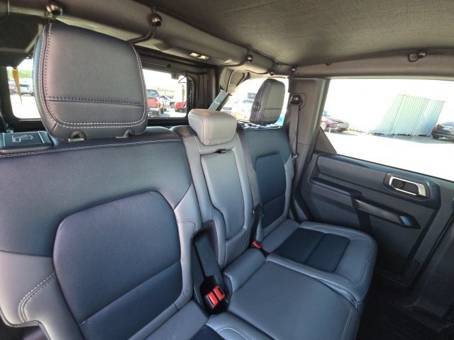 Certified 2024 Ford Bronco Outer Banks w/ Sasquatch Package AWD/4WD image 16