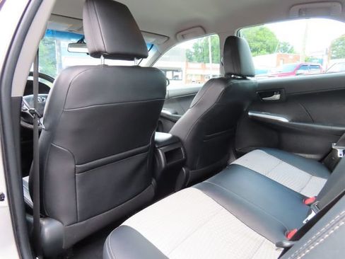 Used 2012 Toyota Camry SE FWD image 13