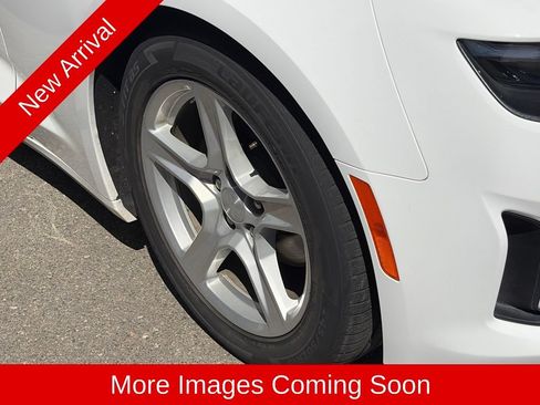 Used 2020 Chevrolet Camaro LT RWD image 8