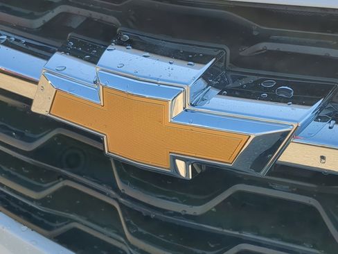 Used 2025 Chevrolet Trax LT w/ Driver Confidence Package image 32