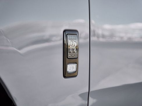 Used 2024 Rolls-Royce Cullinan Black Badge image 9