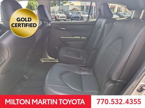 Certified 2024 Toyota Highlander XLE AWD/4WD image 8