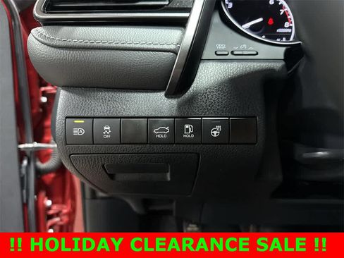 Used 2024 Toyota Camry SE image 31