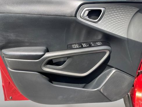 Used 2022 Kia Soul LX FWD image 25