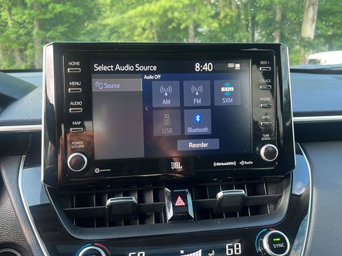 Used 2022 Toyota Corolla Cross XLE w/ Convenience Package AWD/4WD image 15