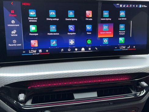 Used 2025 BMW i4 eDrive40 image 24