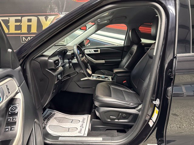 Used 2023 Ford Explorer Limited AWD/4WD image 5