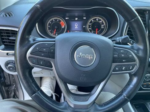Used 2021 Jeep Cherokee Limited FWD image 21