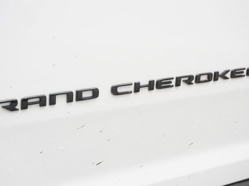 Certified 2023 Jeep Grand Cherokee L Laredo image 13